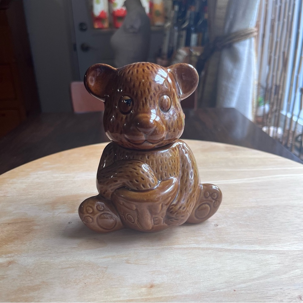 Rare. Full Set . Vintage Brown Ceramic Honey Bear With Honey Wand.